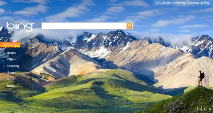 Bing Wallpaper updates your desktop with Bing's image of the day